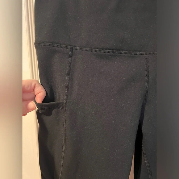 Willit sz small solid black leggings. Sid’s pockets and back zipper pocket. - Picture 2 of 5